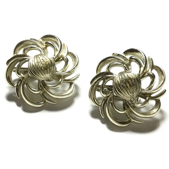Vintage Signed Coro Swirl Clip Earrings - Picture 3 of 3